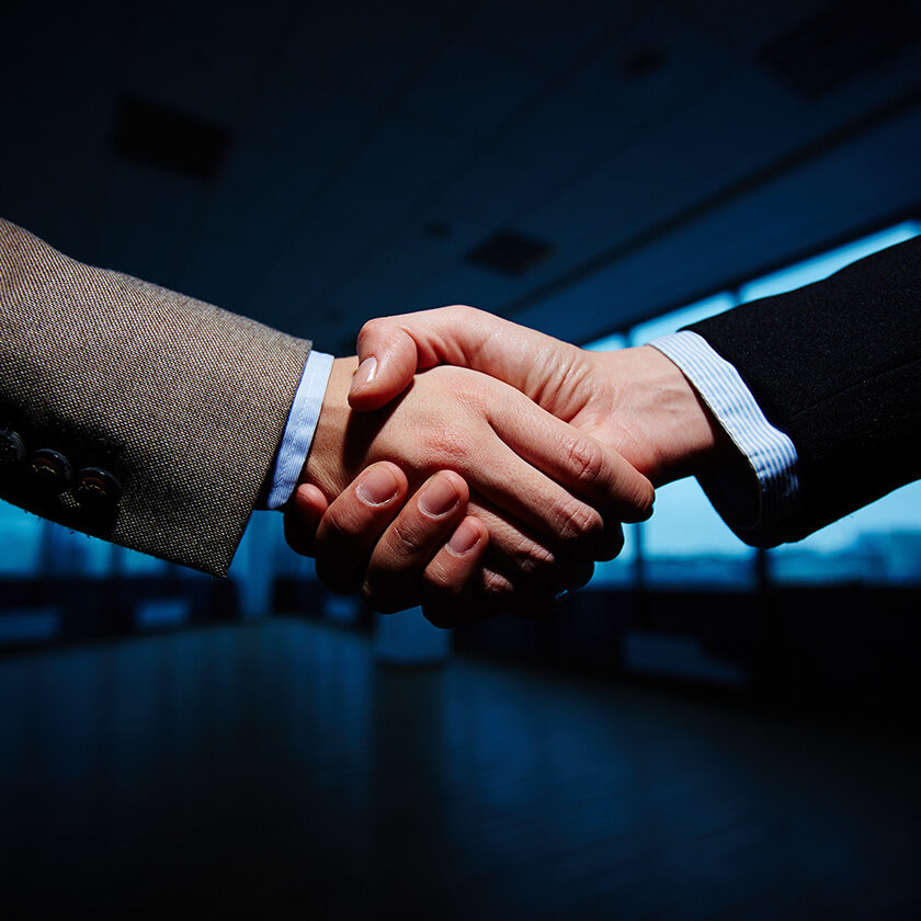 handshake-businessmen2